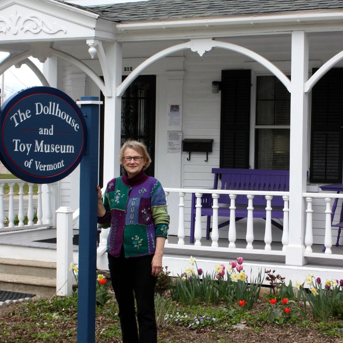 Best dollhouses including one on display at Hampton NH Tuck Museum