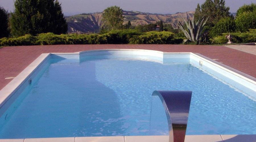 La piscina del Relais Varnello