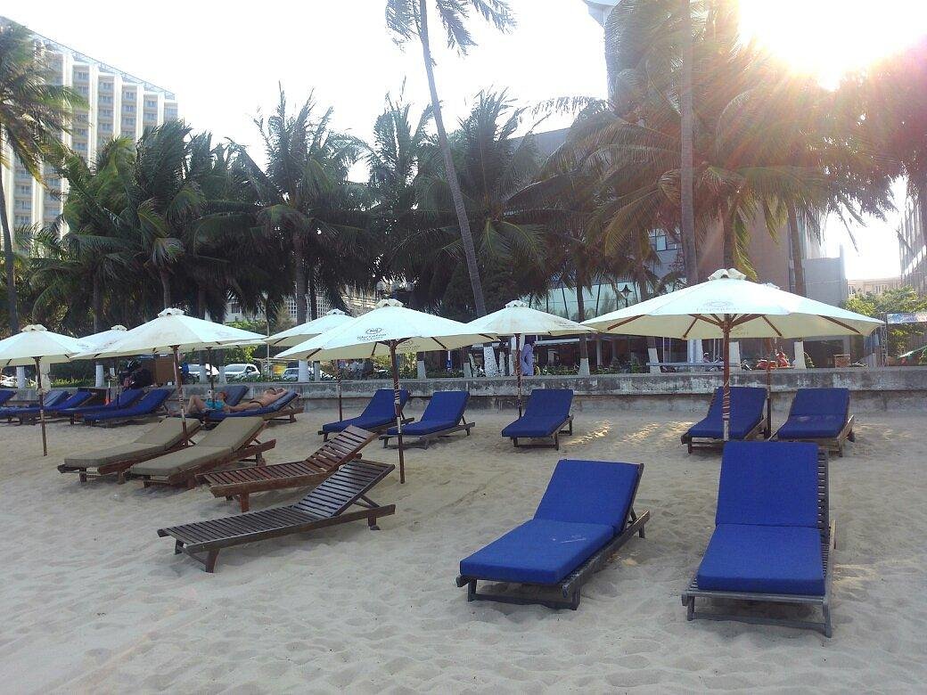 越南芽庄最美的沙滩     海滩只有银白色和孔雀蓝_图1-11