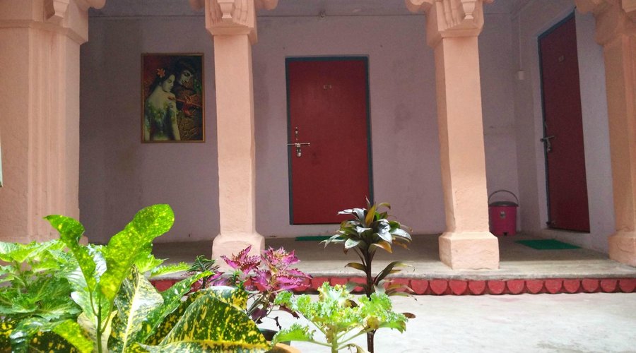 we are small and familier guest house which is in the heart of city