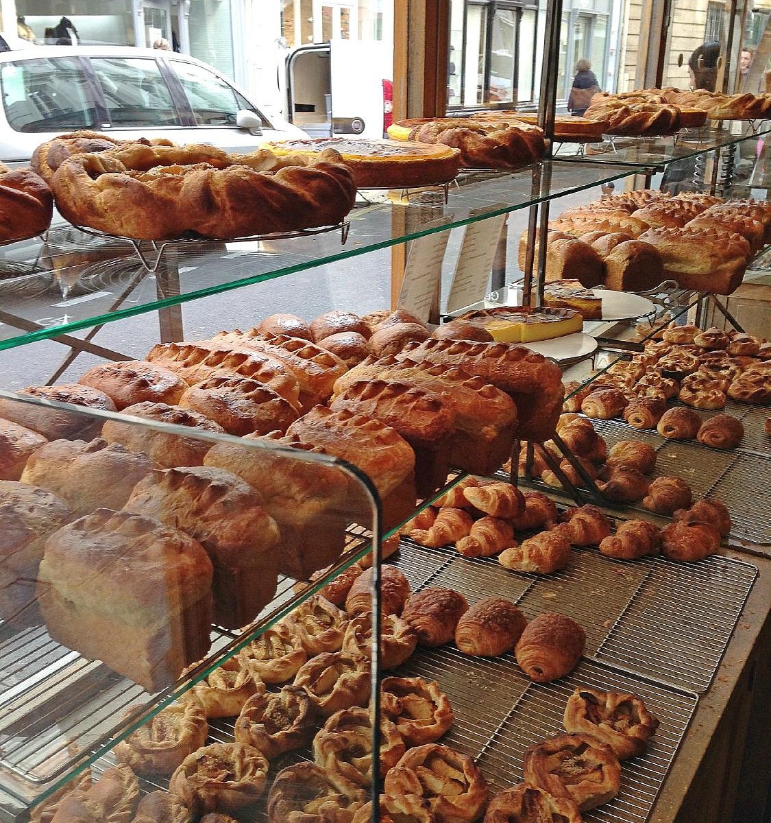 boulangerie-poilane-paris-all-you-need-to-know-before-you-go