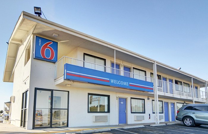 MOTEL 6 DENTON, TX - UNT $68 ($̶8̶5̶) - Updated 2022 Prices & Reviews