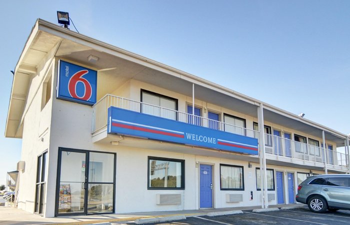 MOTEL 6 DENTON, TX - UNT $68 ($̶8̶5̶) - Updated 2022 Prices & Reviews