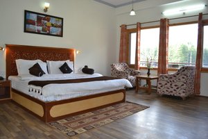 Room & Suite