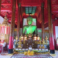 仏像照明緑色