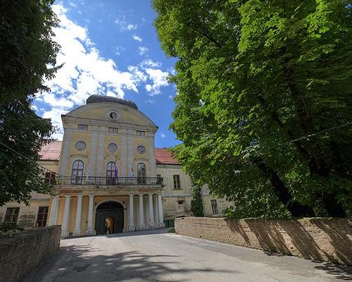 The impressive fortress above Orahovica worth visiting