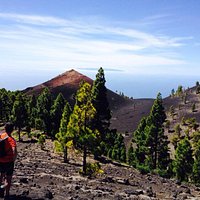 vistas del volcan san martin con la gomera de fondo.