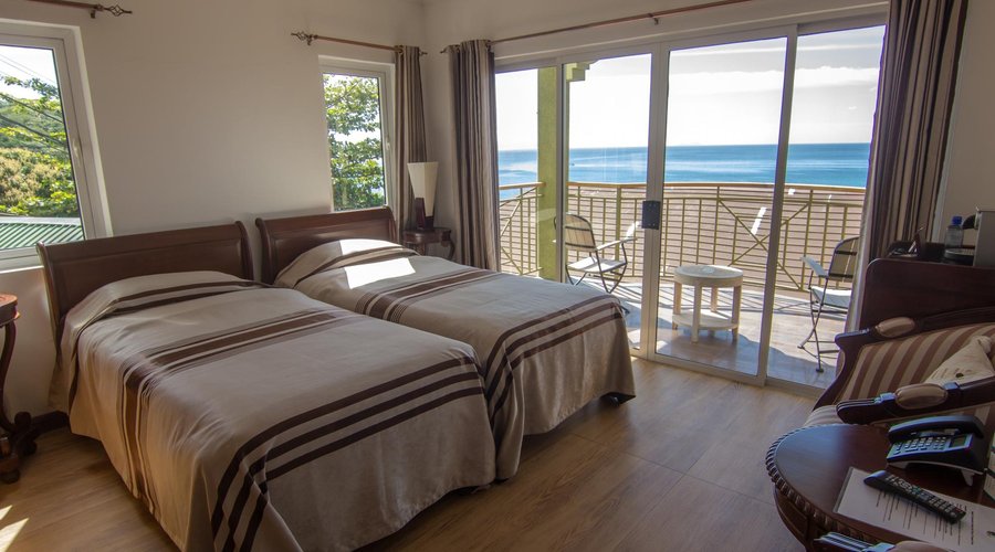 TWIN ROOMS