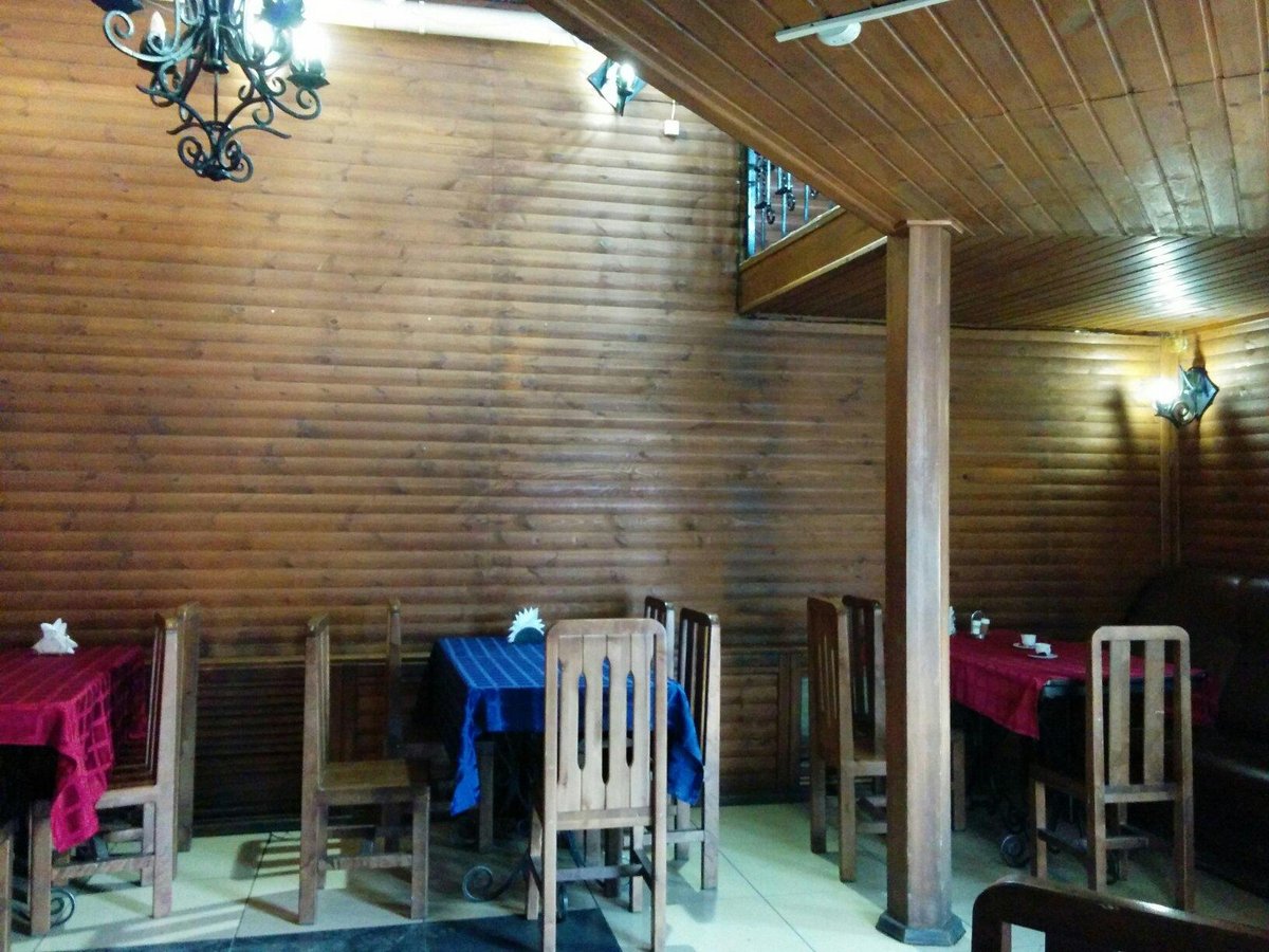 За горами ресторан