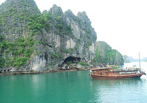 Huge Hotel Building Project Near Vietnam UNESCO-site Ha Long Bay