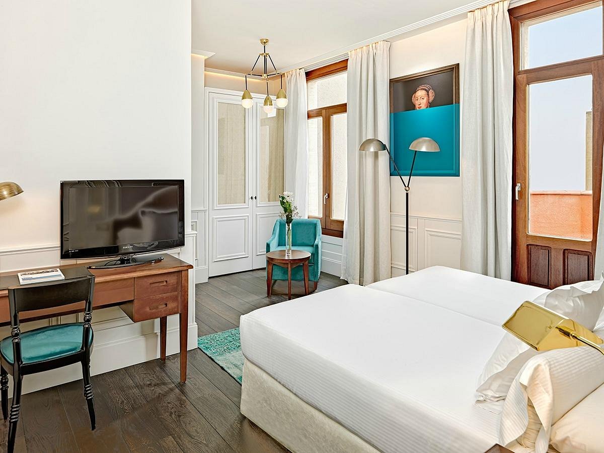 H10 VILLA DE LA REINA BOUTIQUE HOTEL $142 ($̶2̶0̶1̶) - Updated