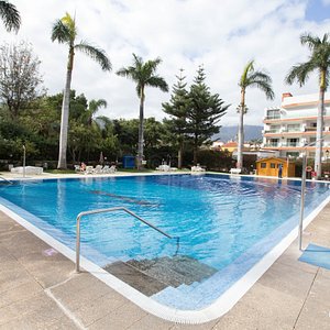 The Pool at the Masaru Apartments