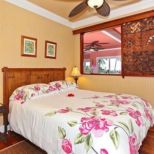 Hale Ulu Lulu (one bedroom) Bedroom With Sliding Tapa Cloth Panel For View
