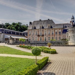 Facade Chateau d Etoges