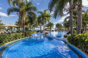 Pool & Beach