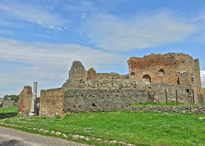The Nymphaeum of the Villadei Quintili-largest villa on the Appian Way
