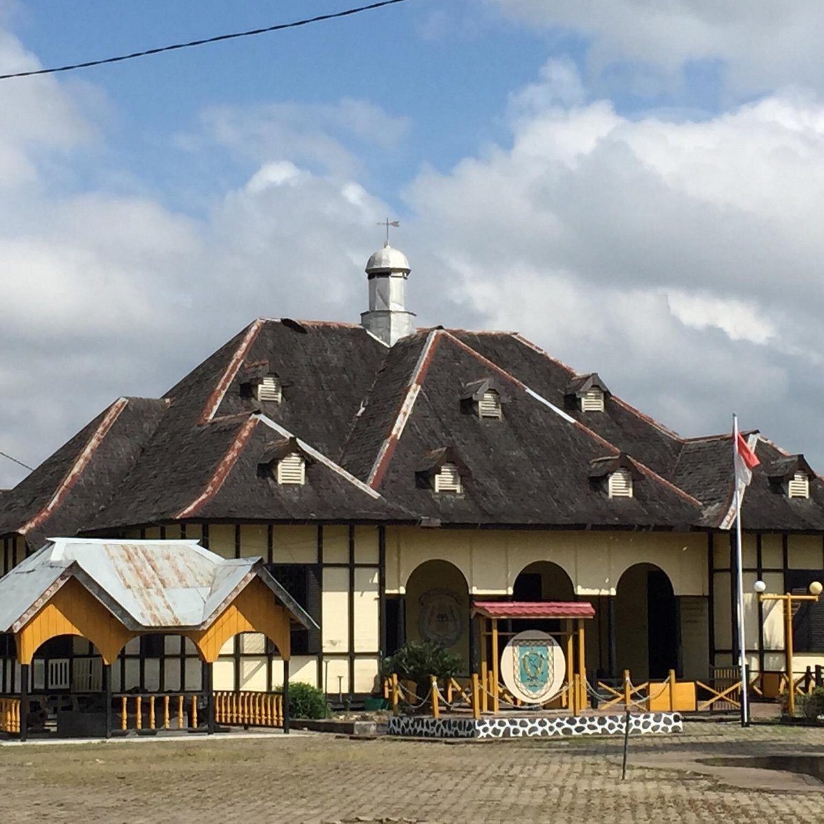 Mount Tabur Sultanate Palace Berau All You Need To Know Before You Go 