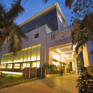 The Sonnet in Kolkata (Calcutta), image may contain: Office Building, Pool, Hotel, Swimming Pool