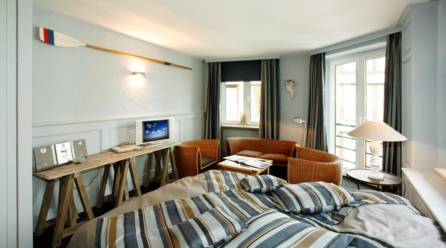 Poseidon Cornersuite + sea view