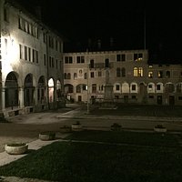 Piazza Maggiore est