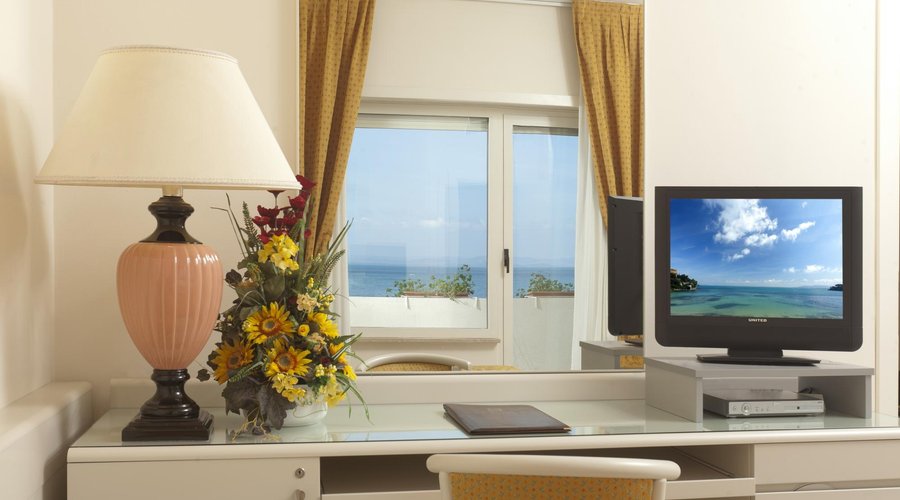 sea in the room