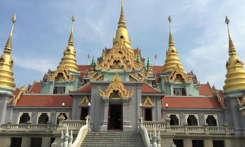 The final stairs to reach the temple