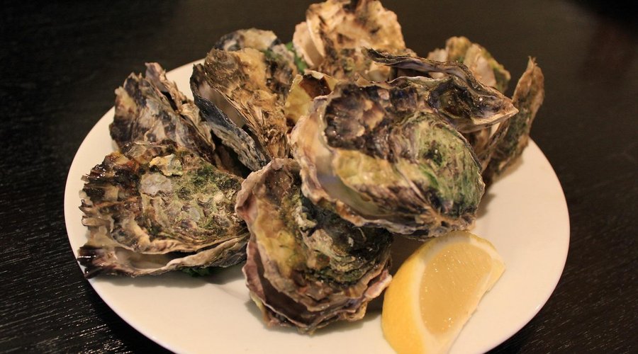 九十九島産の蒸し牡蠣