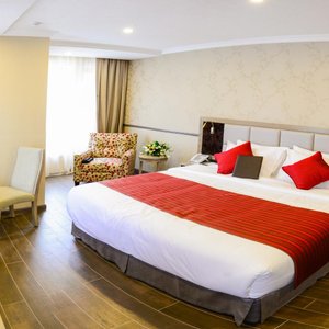 Ramada by Wyndham Bishkek Centre, hotel in Bishkek