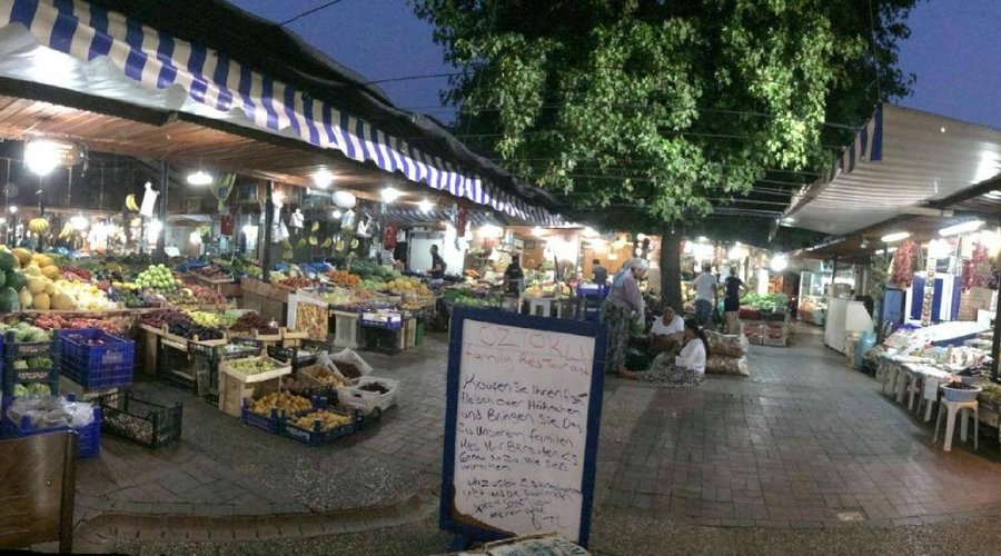 fish and vegetable market