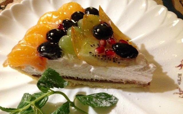 yogurt-fruits cake