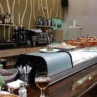 Barra y comedor