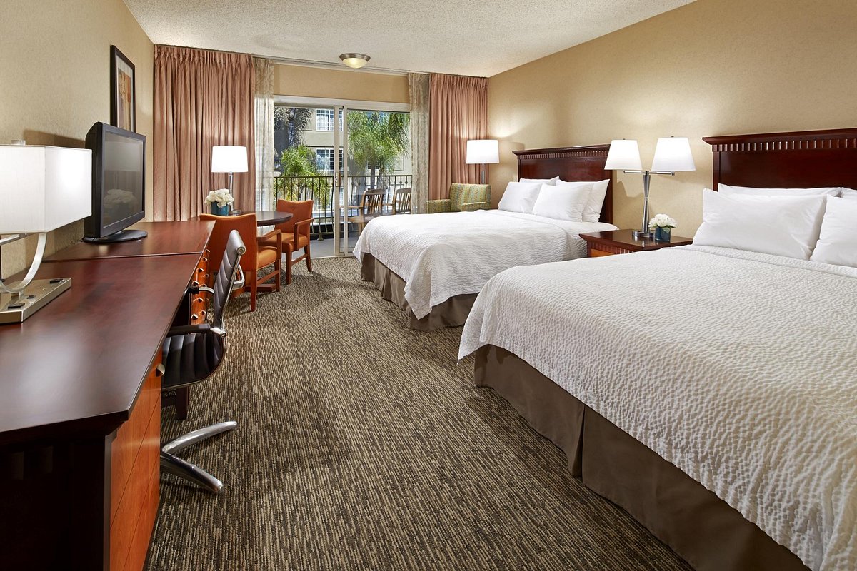 Anaheim Portofino Inn &amp; Suites โรงแรมใน อนาไฮม์