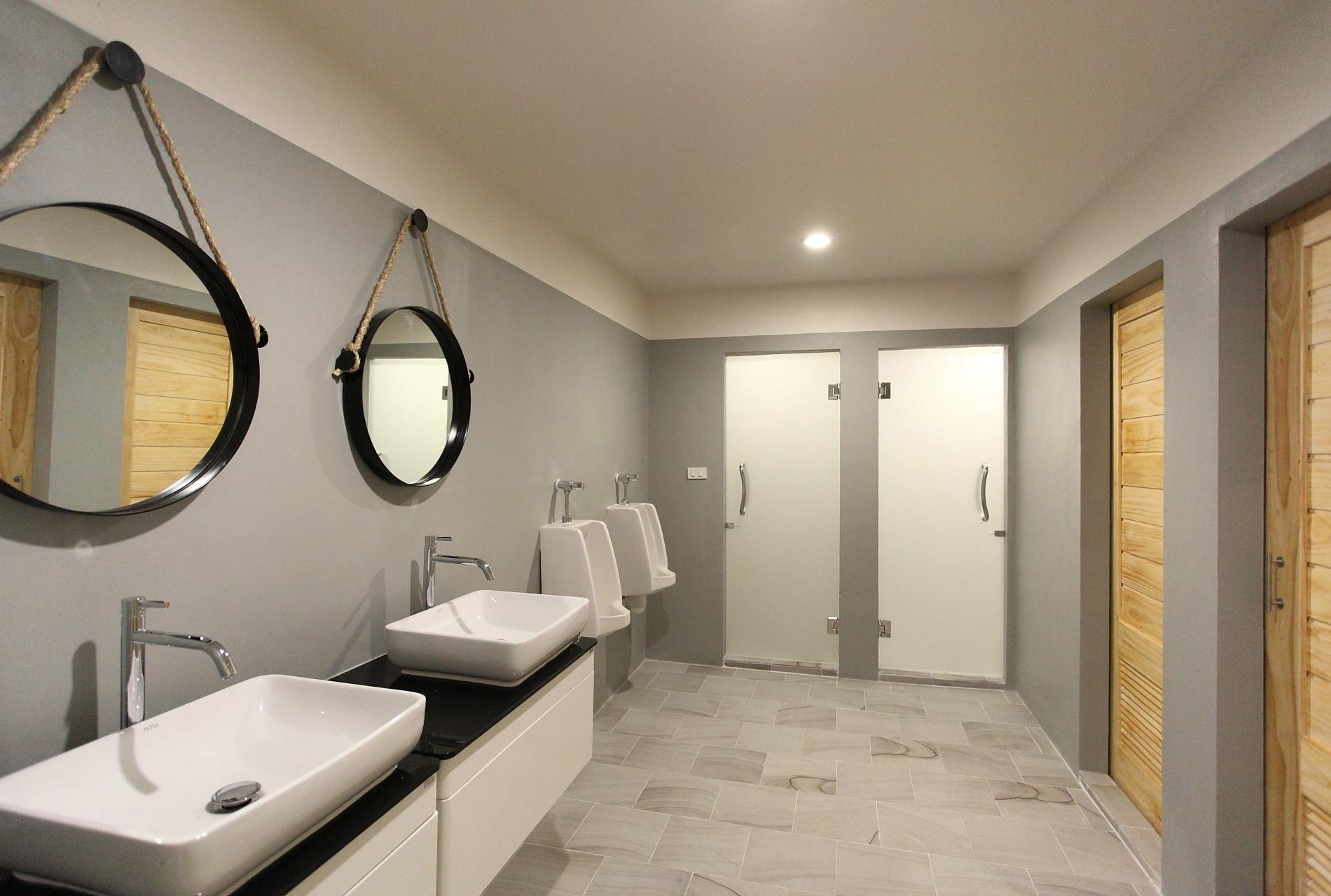 Lupta Hostel by null