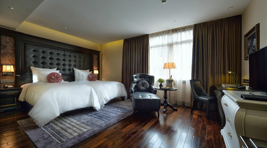 Paradise Suites Room