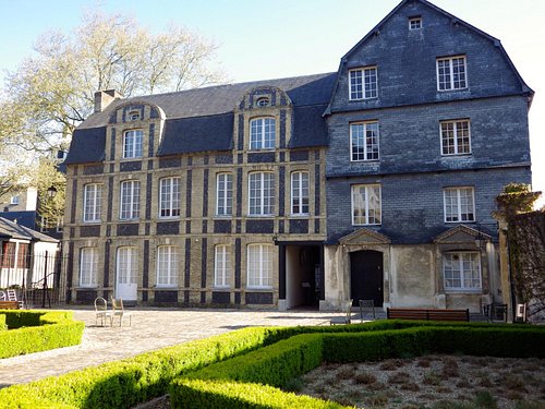 Pointe de flèche  Muséum d'histoire naturelle du Havre