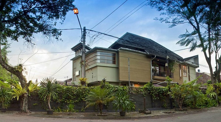 BUMINANIENIE GUEST HOUSE BANDUNG (Indonesia) - Ulasan & Perbandingan Harga Guest  house - Tripadvisor