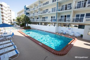 Shoreline Island Resort in Madeira Beach, image may contain: Hotel, Resort, City, Pool