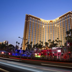 Treasure Island - TI Hotel &amp; Casino, a Radisson Hotel, hotel in Las Vegas