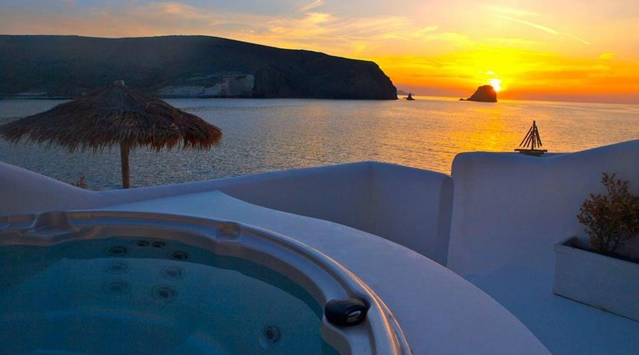 Outdoor jacuzzi