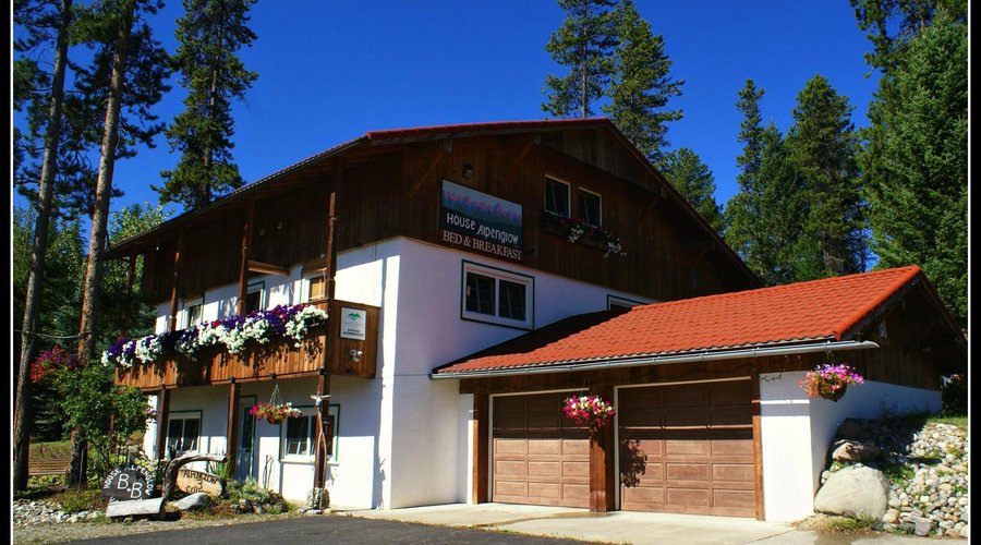 Alpenglow B&B on a nice sunny day