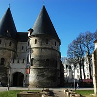 Les tours d'entrée