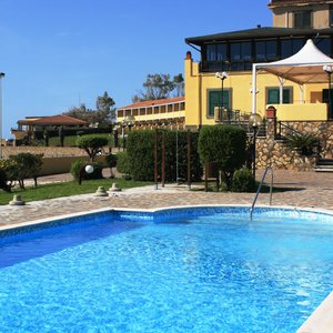 Vista dalla piscina