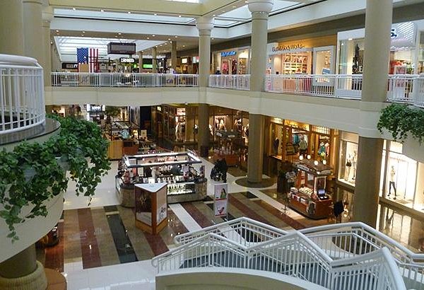 Great mall with high end stores and no sales tax!! - Review of
