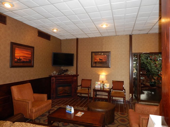 Chickasha Inn & Convention Center Parking: Pictures & Reviews - Tripadvisor