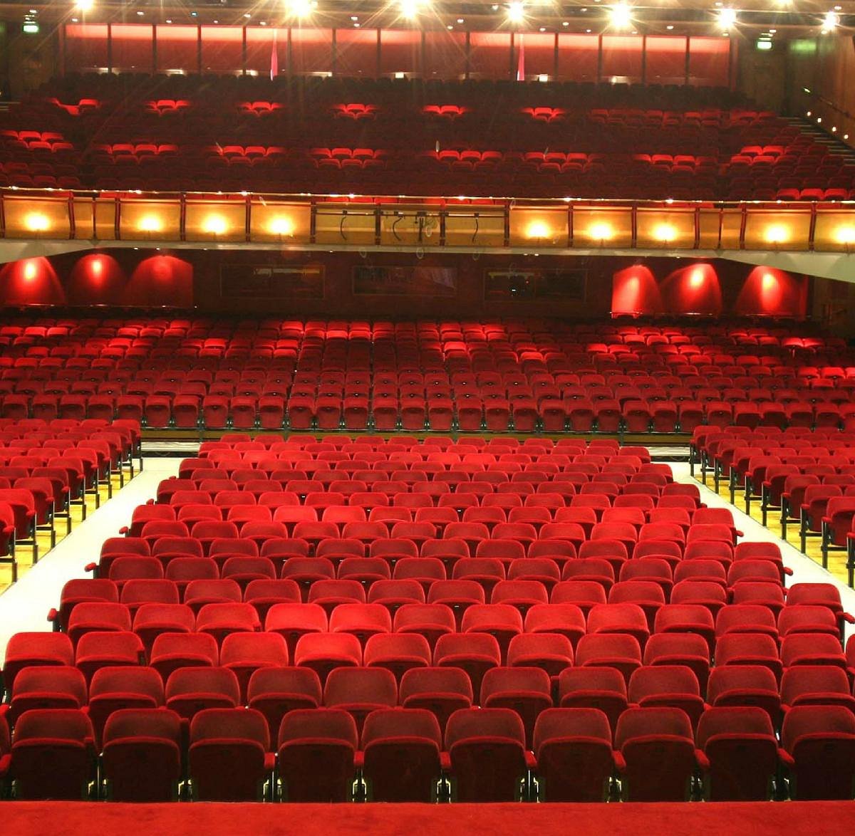CLIFFS PAVILION THEATRE (Southend on Sea) All You Need to Know BEFORE