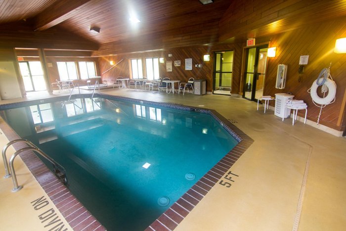 Econo Lodge Pool: Pictures & Reviews - Tripadvisor