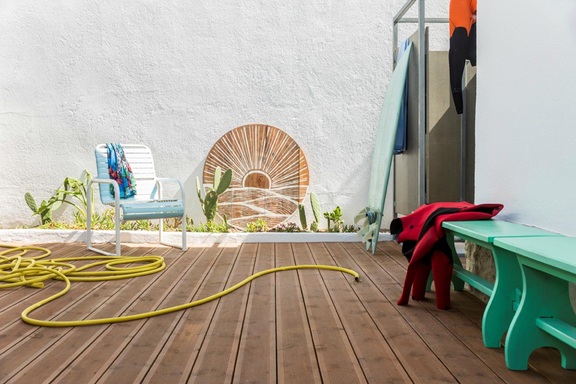 LOST CAPARICA SURF HOUSE by null