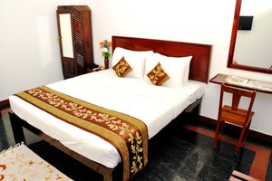 Room & Suite