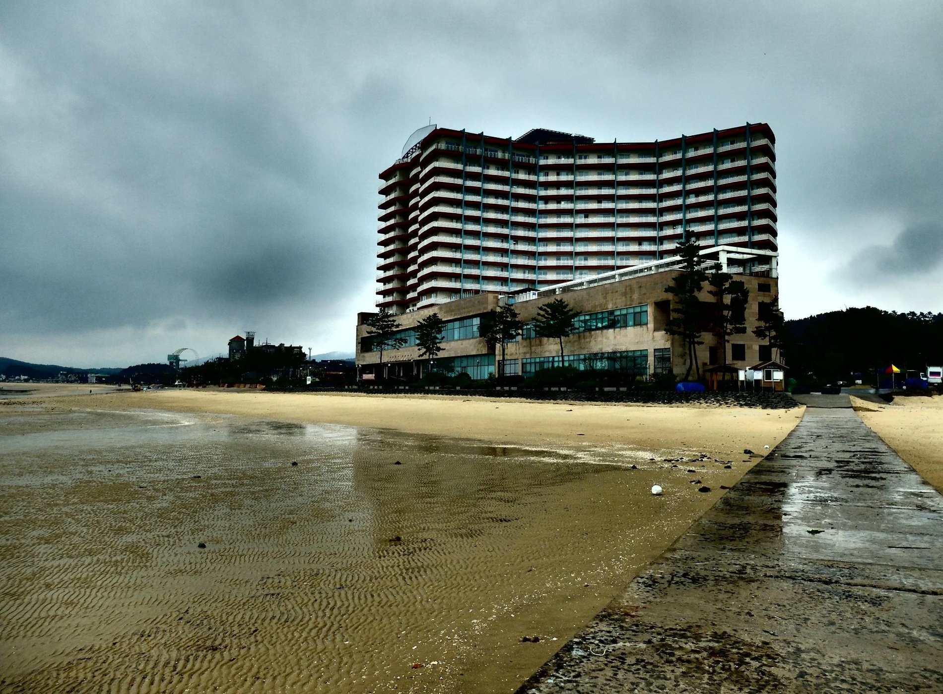 Beache Palace image