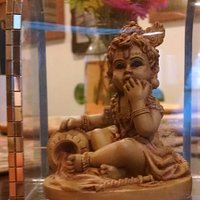 I found this carving....does anyone know her name